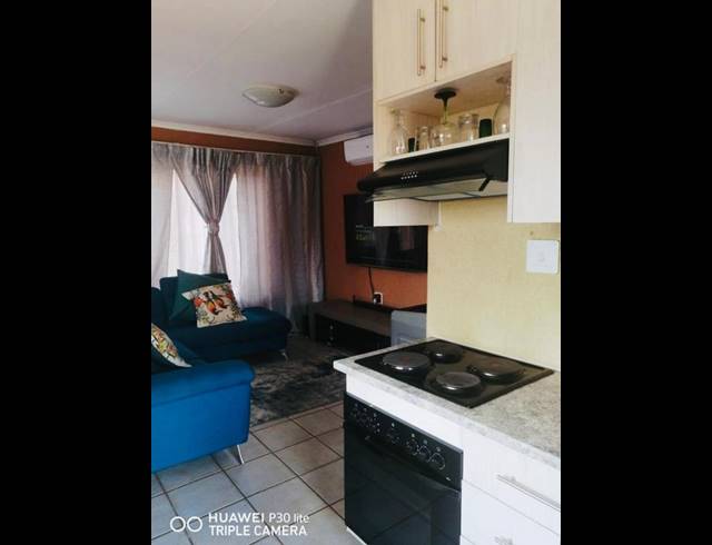 2 BEDROOM HOUSE FOR SALE IN SOSHANGUVE EAST